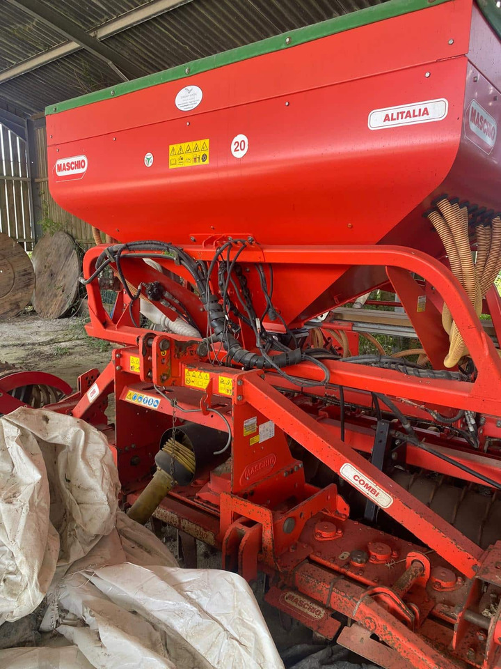 Maschio Alitalia 3mtr drill with 3mtr Power Harrow в лизинг Maschio Alitalia 3mtr drill with 3mtr Power Harrow: фото 6