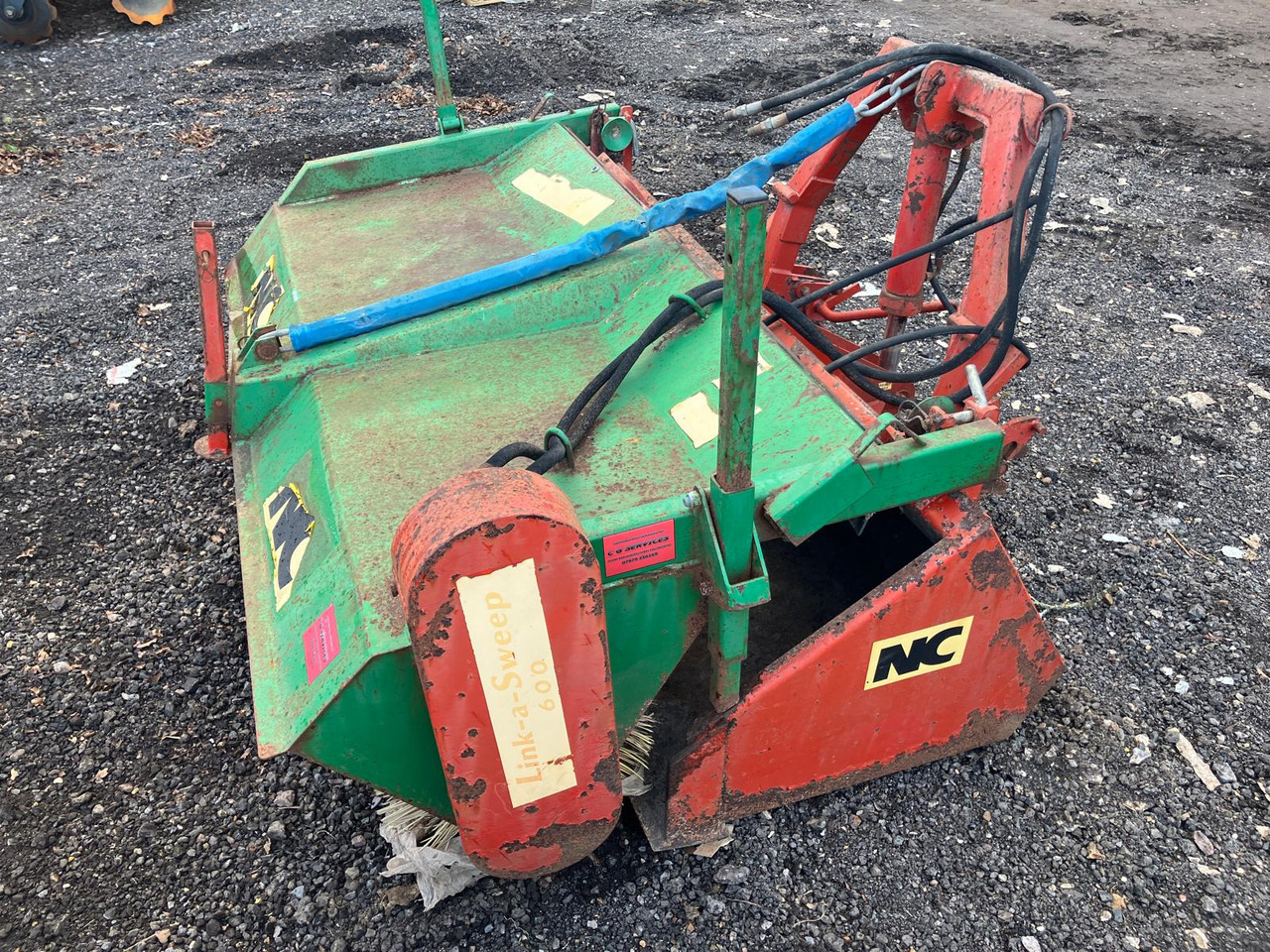 NC Bucket Sweeper brush - Навесное оборудование: фото 1