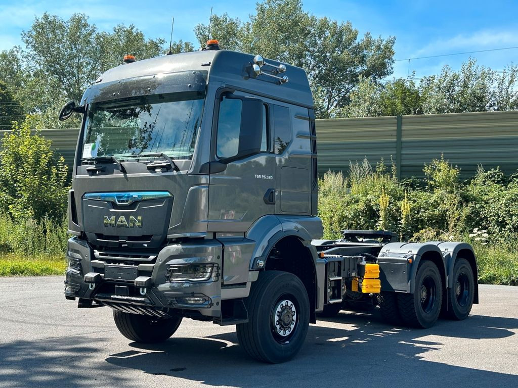 Новый Тягач MAN TGS 26.520 6x6: фото 1