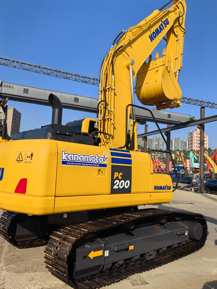 KOMATSU PC200-7 - Гусеничный экскаватор: фото 1 KOMATSU PC200-7 - Гусеничный экскаватор: фото 1
