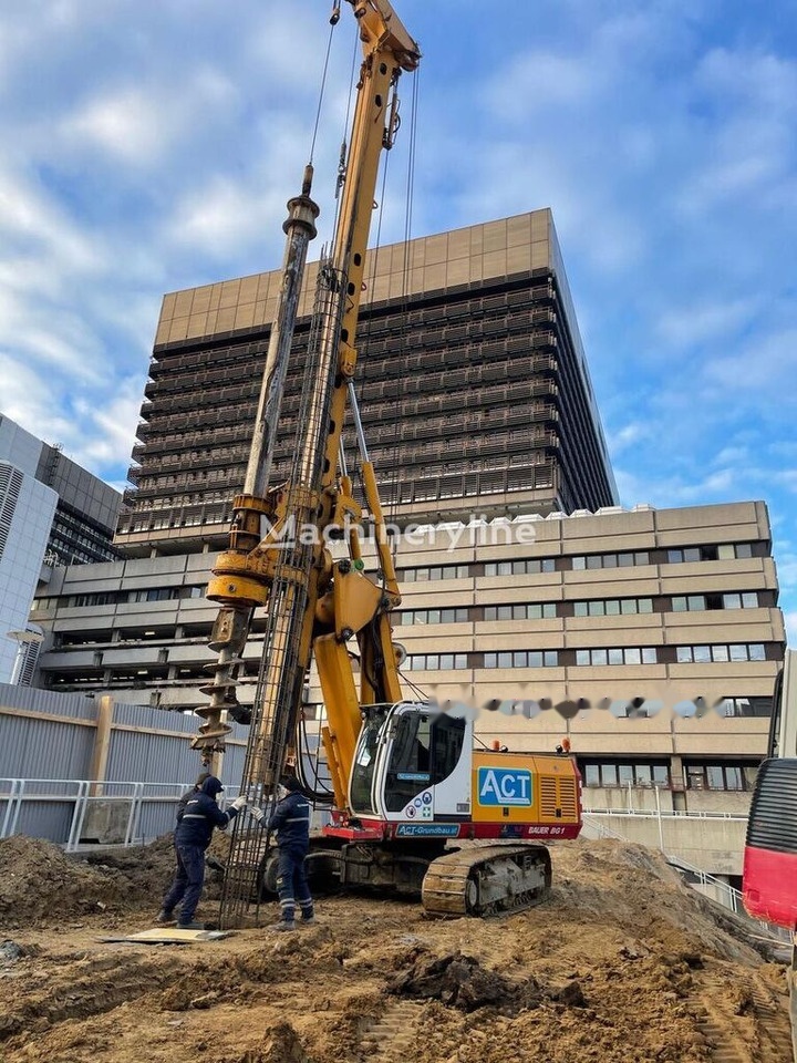 Буровая машина Bauer BG 15 H: фото 1 Буровая машина Bauer BG 15 H: фото 1