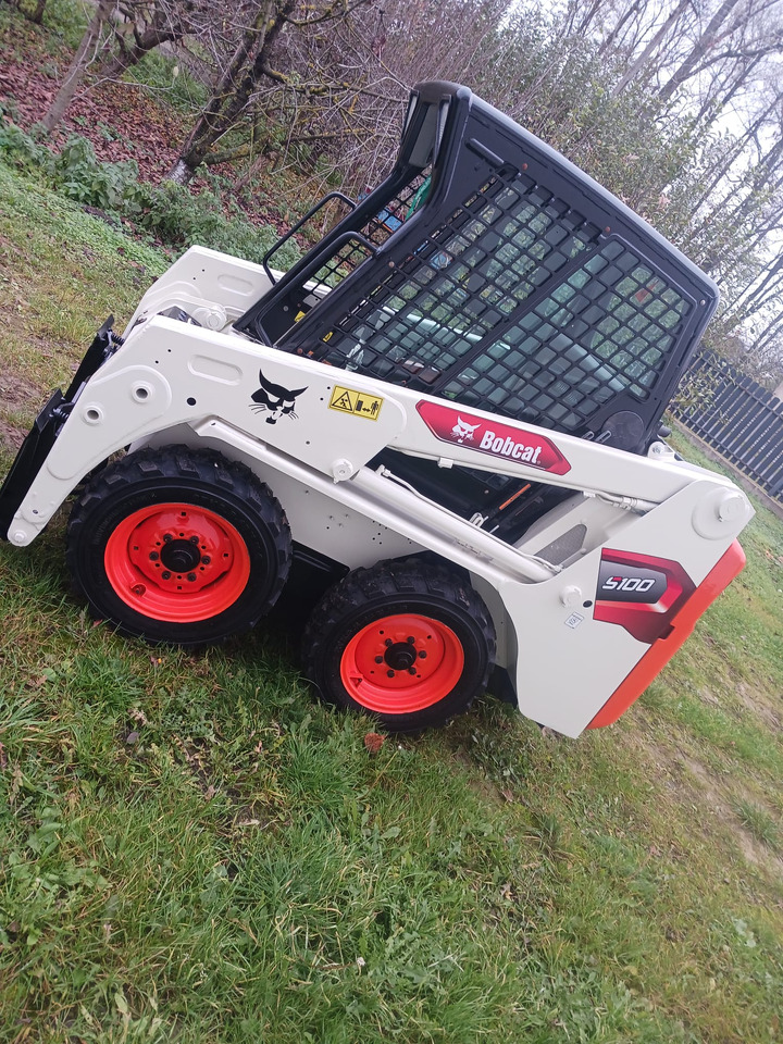 BOBCAT S100 - Мини-погрузчик с бортовым поворотом: фото 1 BOBCAT S100 - Мини-погрузчик с бортовым поворотом: фото 1