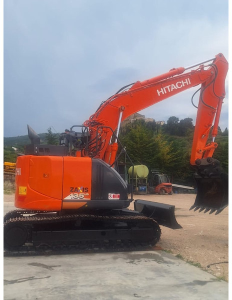 Hitachi ZX135US-6 - Экскаватор: фото 2 Hitachi ZX135US-6 - Экскаватор: фото 2