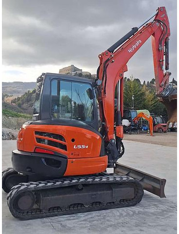 Kubota U55-4 - Мини-экскаватор: фото 1 Kubota U55-4 - Мини-экскаватор: фото 1