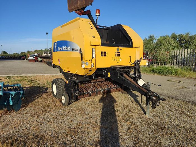 New Holland BR 7060 - Сельскохозяйственная техника: фото 1 New Holland BR 7060 - Сельскохозяйственная техника: фото 1