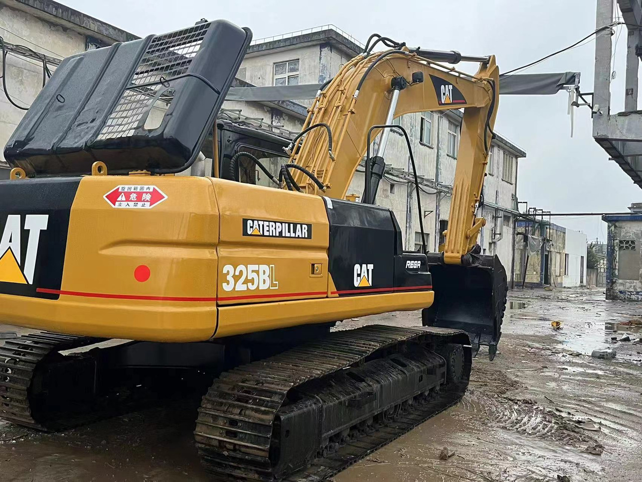 CATERPILLAR 325BL - Гусеничный экскаватор: фото 4 CATERPILLAR 325BL - Гусеничный экскаватор: фото 4