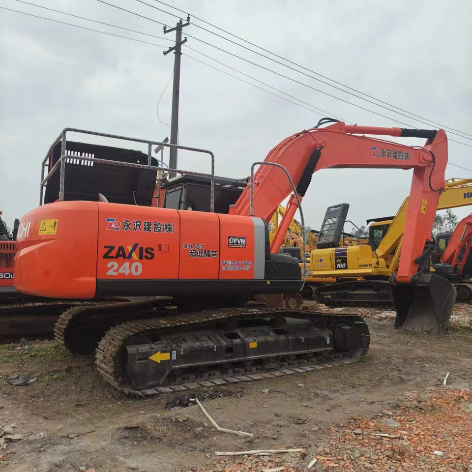 HITACHI ZX240 - Гусеничный экскаватор: фото 1 HITACHI ZX240 - Гусеничный экскаватор: фото 1