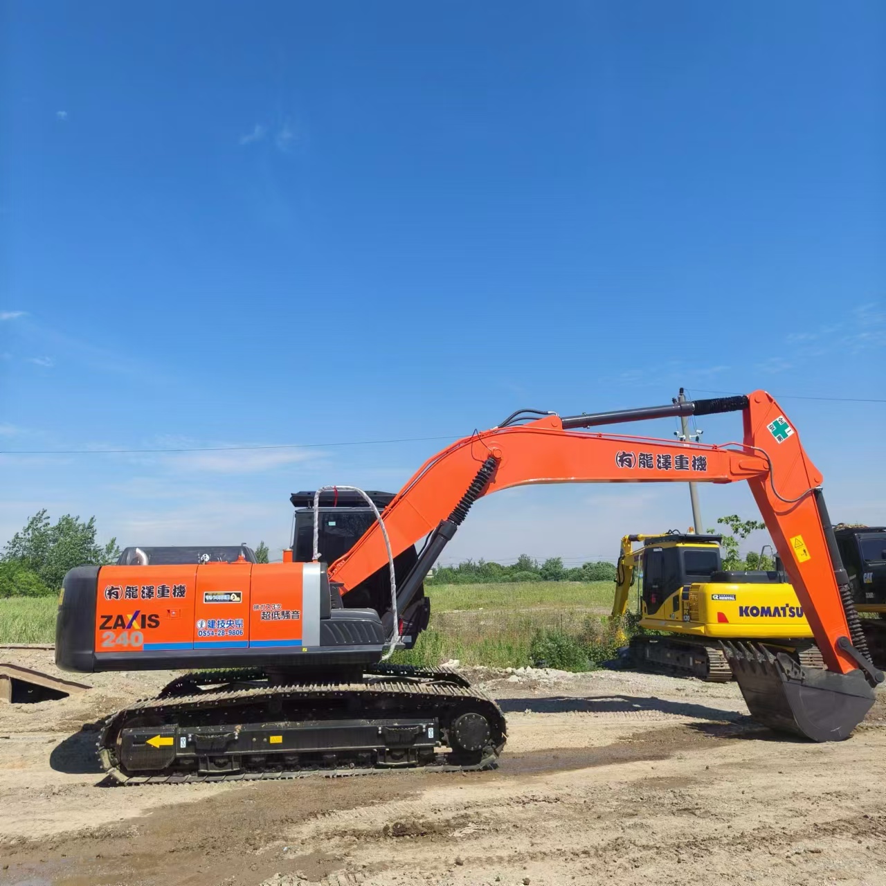 HITACHI ZX240 - Гусеничный экскаватор: фото 2 HITACHI ZX240 - Гусеничный экскаватор: фото 2