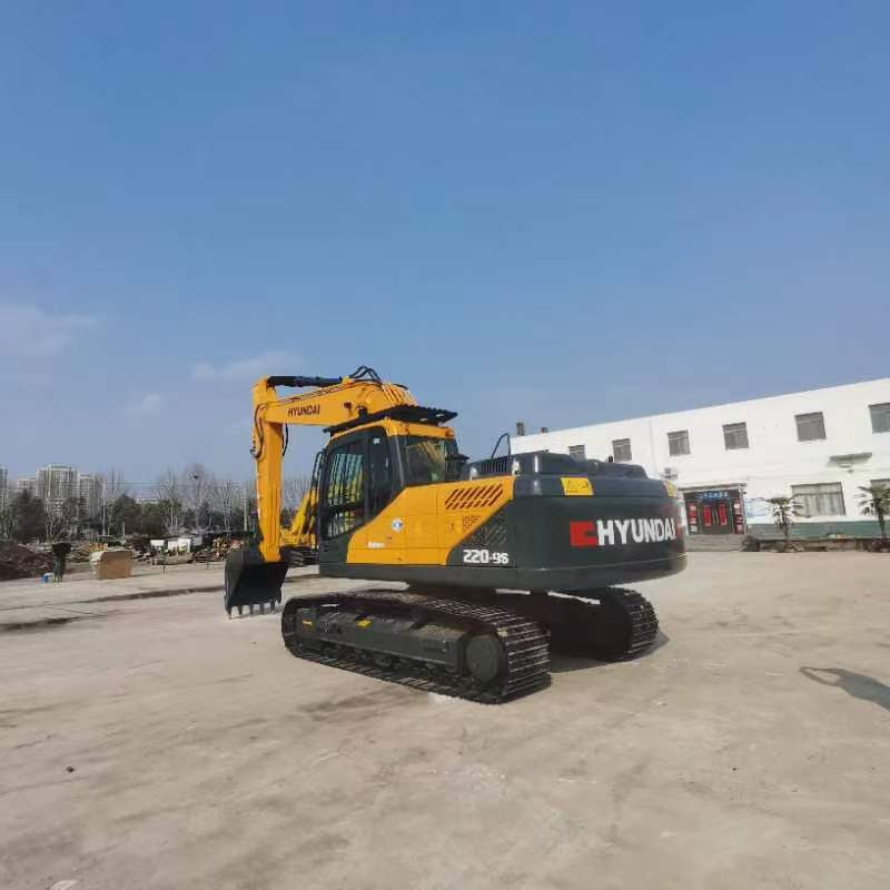 HYUNDAI R220LC-9S - Гусеничный экскаватор: фото 1 HYUNDAI R220LC-9S - Гусеничный экскаватор: фото 1