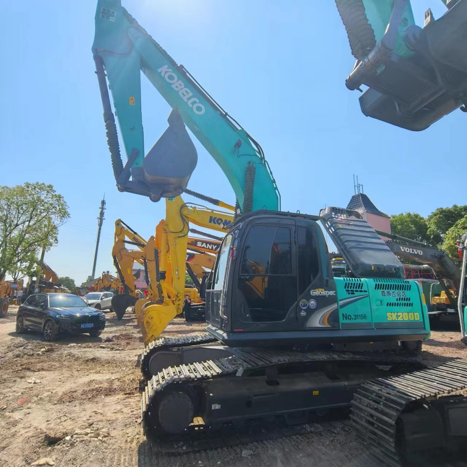 KOBELCO SK 200D - Гусеничный экскаватор: фото 1 KOBELCO SK 200D - Гусеничный экскаватор: фото 1