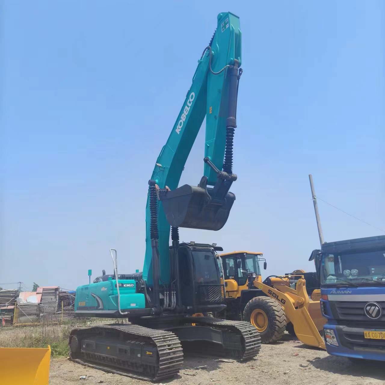 KOBELCO SK350 - Гусеничный экскаватор: фото 1 KOBELCO SK350 - Гусеничный экскаватор: фото 1