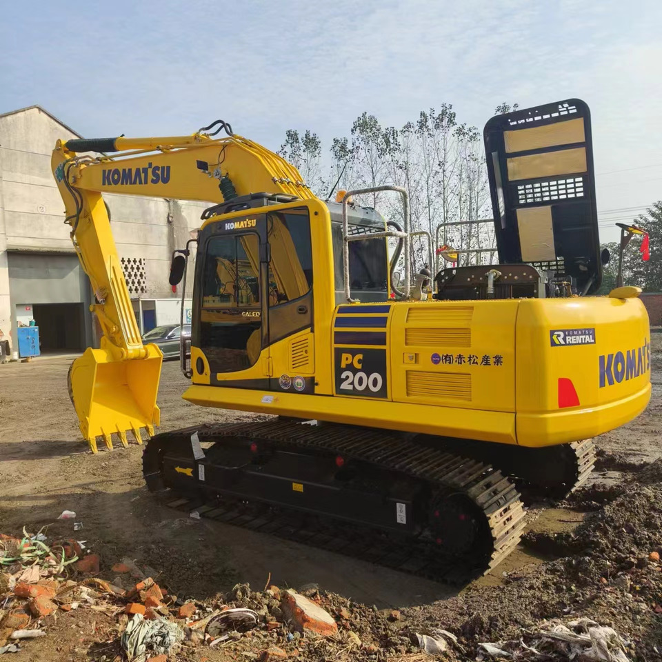KOMATSU PC200 - Гусеничный экскаватор: фото 1 KOMATSU PC200 - Гусеничный экскаватор: фото 1