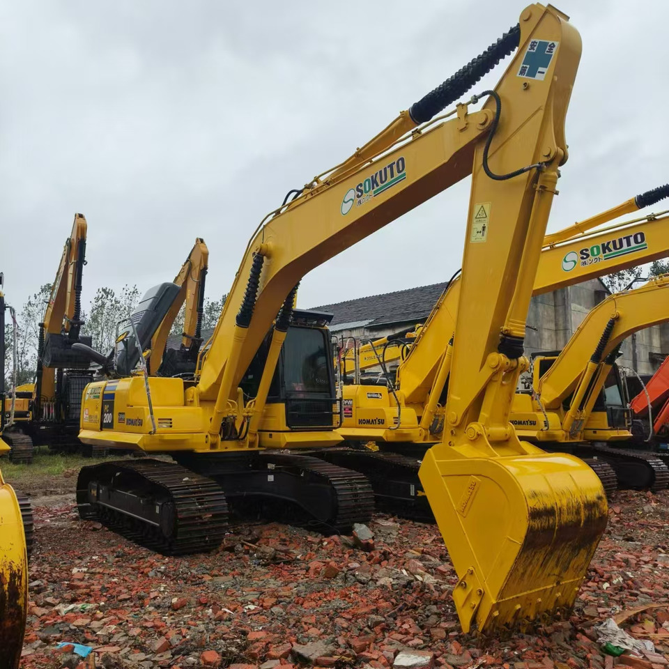 KOMATSU PC200 - Гусеничный экскаватор: фото 1 KOMATSU PC200 - Гусеничный экскаватор: фото 1