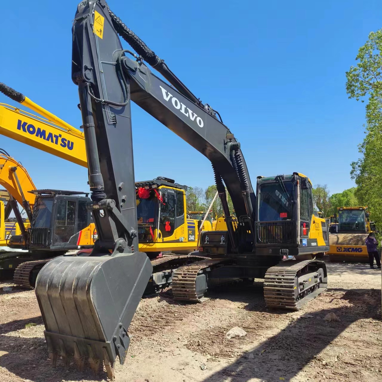 Гусеничный экскаватор VOLVO EC210: фото 1 Гусеничный экскаватор VOLVO EC210: фото 1