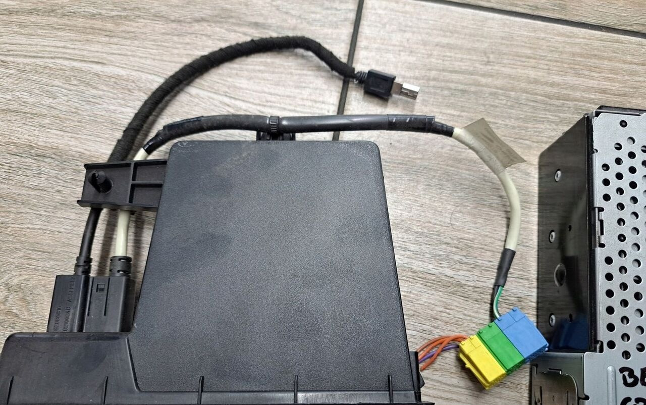 Delphi RADIO MP3 CD AUX USB 12V RENAULT PREMIUM MAGNUM MIDLUM DXI - Кабина и интерьер для Грузовиков: фото 1