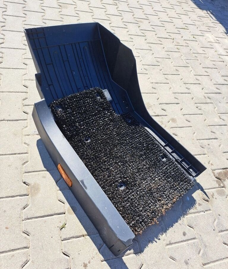 Ford F-MAX CARGO JC46   Ford F-MAX CARGO truck - Крыло для Грузовиков: фото 1