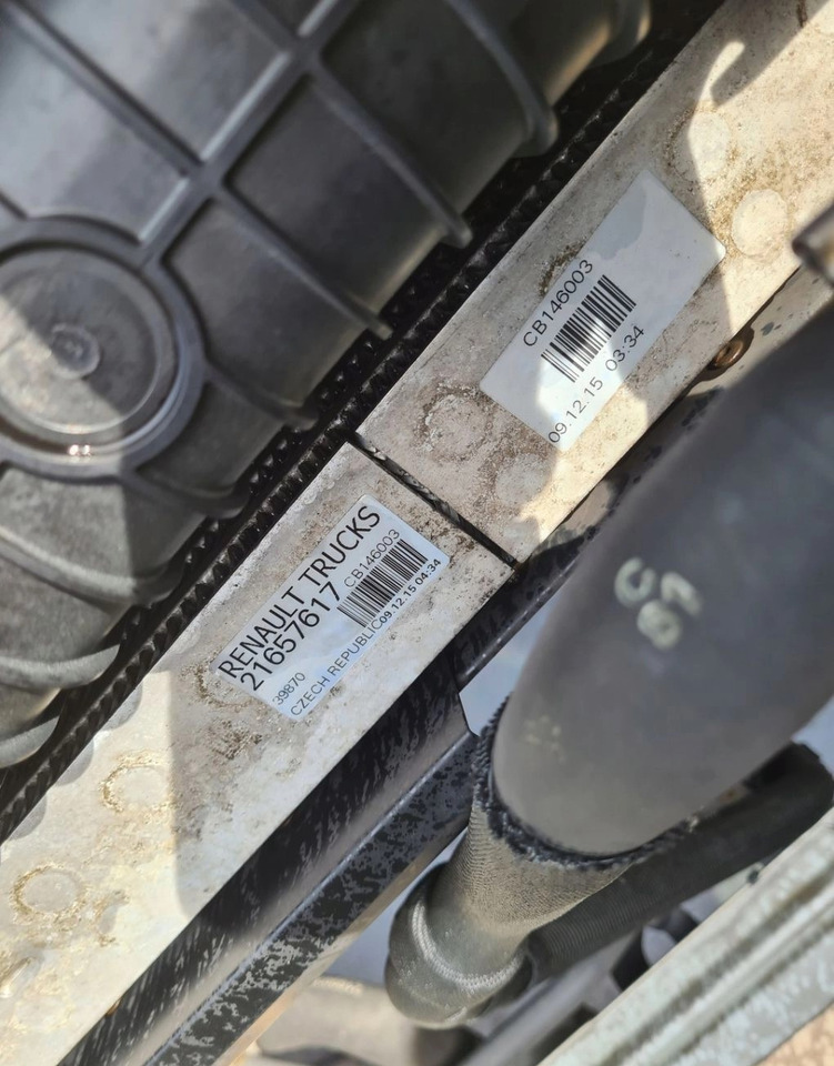 KOMPLET CHŁODNIC CHŁODNICA INTERCOOLER RENAULT GAMA DTI 8 VOLVO FL D8K 21675454 21657617 - Радиатор: фото 4 KOMPLET CHŁODNIC CHŁODNICA INTERCOOLER RENAULT GAMA DTI 8 VOLVO FL D8K 21675454 21657617 - Радиатор: фото 4