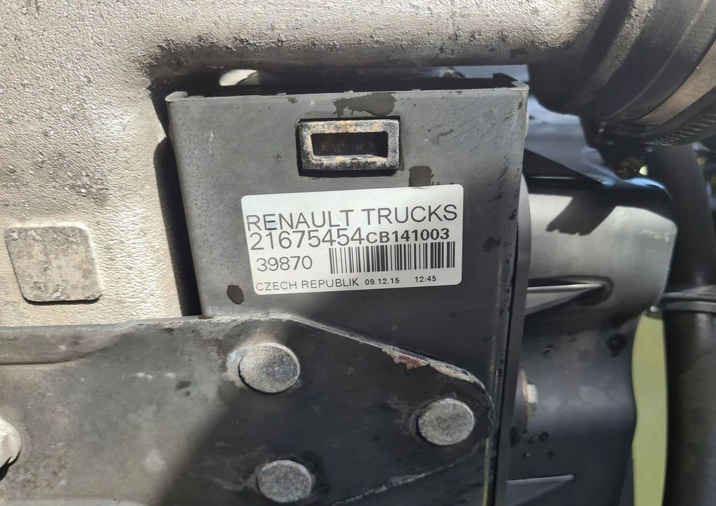 KOMPLET CHŁODNIC CHŁODNICA INTERCOOLER RENAULT GAMA DTI 8 VOLVO FL D8K 21675454 21657617 - Радиатор: фото 3 KOMPLET CHŁODNIC CHŁODNICA INTERCOOLER RENAULT GAMA DTI 8 VOLVO FL D8K 21675454 21657617 - Радиатор: фото 3