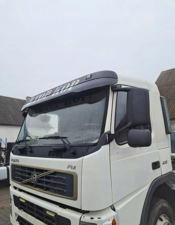 KOMPLETNA NISKA KRÓTKA DZIENNA VOLVO FM 13  - Кабина: фото 1
