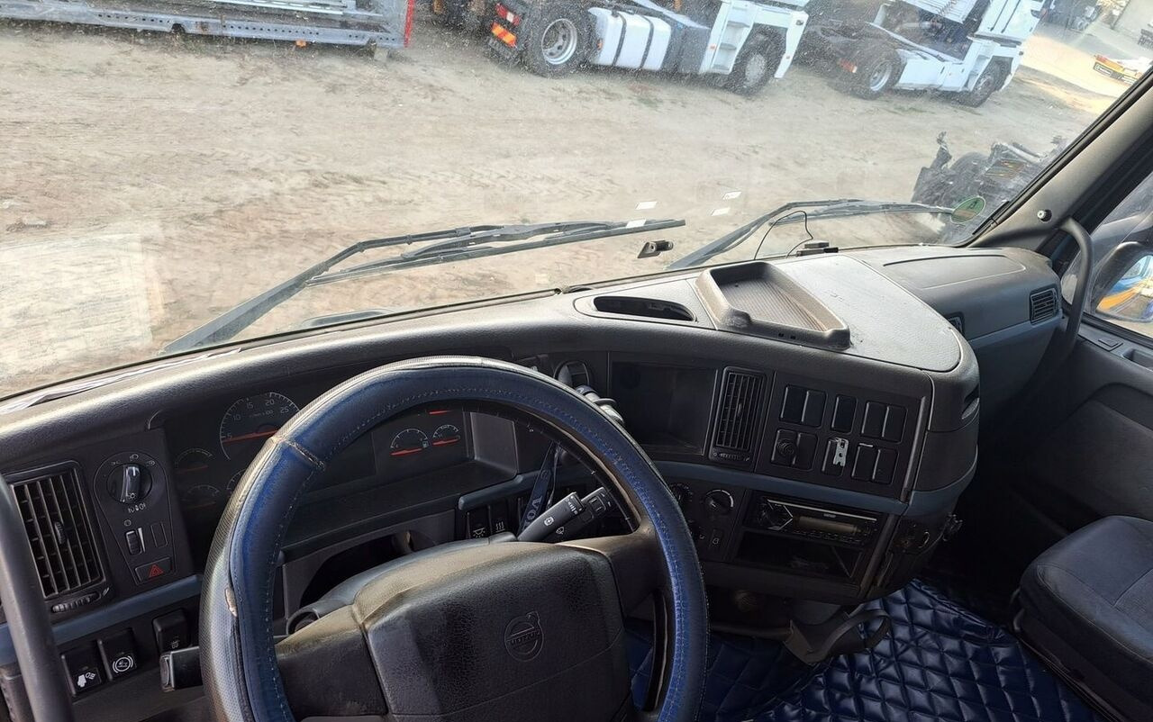 KONSOLA KOMPLETNA KOKPIT DESKA VOLVO FH 12 13 - Приборная панель для Грузовиков: фото 1