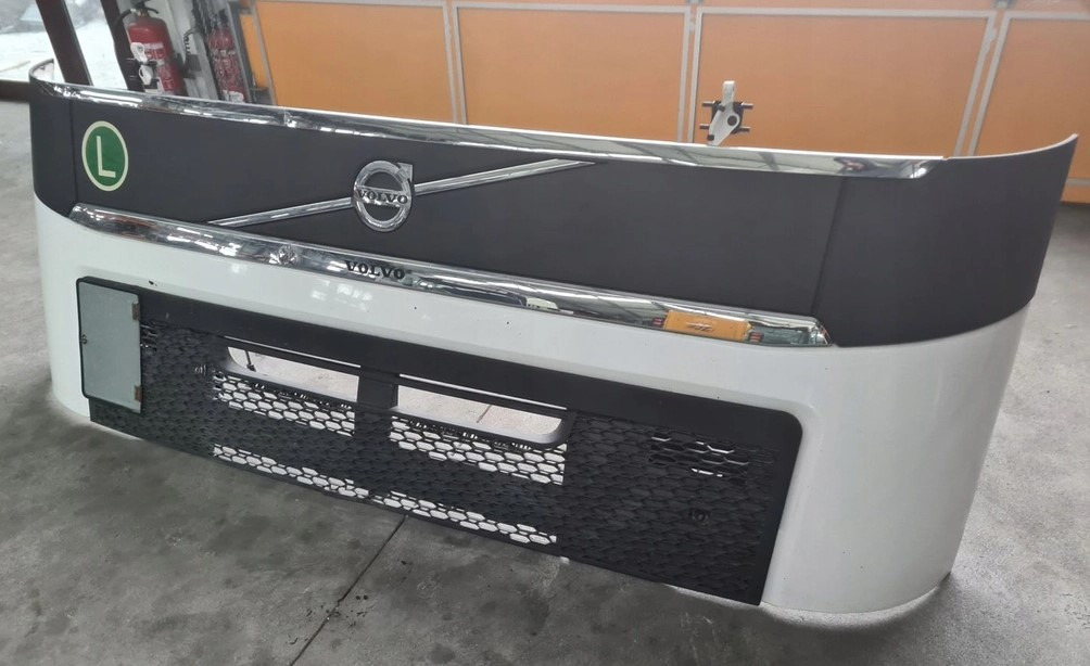 MASKA KOMPLETNA GÓRNA ATRAPA KABINY VOLVO FH 4  KOLOR-1110  - Бампер: фото 1