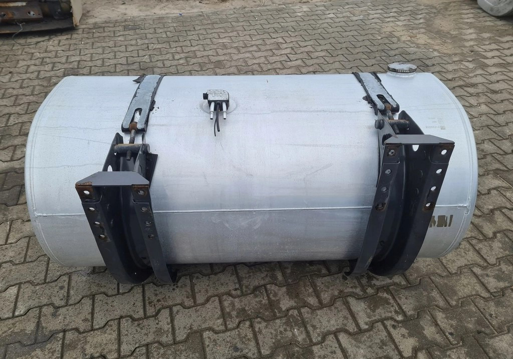 Renault 21889335 Premium Magnum DXI Gama T Volvo FH 13 - Топливный бак: фото 1 Renault 21889335 Premium Magnum DXI Gama T Volvo FH 13 - Топливный бак: фото 1