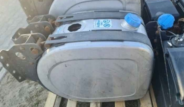 Renault DXi / Volvo FH FMX - Бак для AdBlue для Грузовиков: фото 1 Renault DXi / Volvo FH FMX - Бак для AdBlue для Грузовиков: фото 1