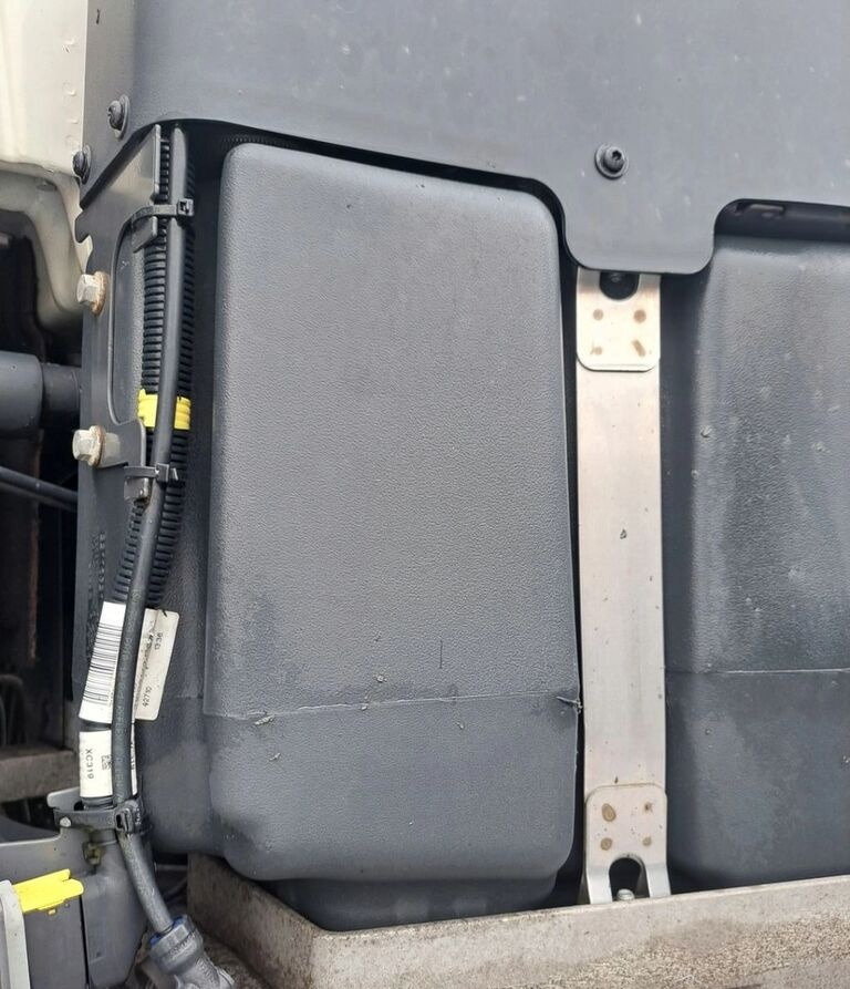 Renault GAMA T 22116971 Volvo FH4 FM4 - Бак для AdBlue для Грузовиков: фото 1 Renault GAMA T 22116971 Volvo FH4 FM4 - Бак для AdBlue для Грузовиков: фото 1