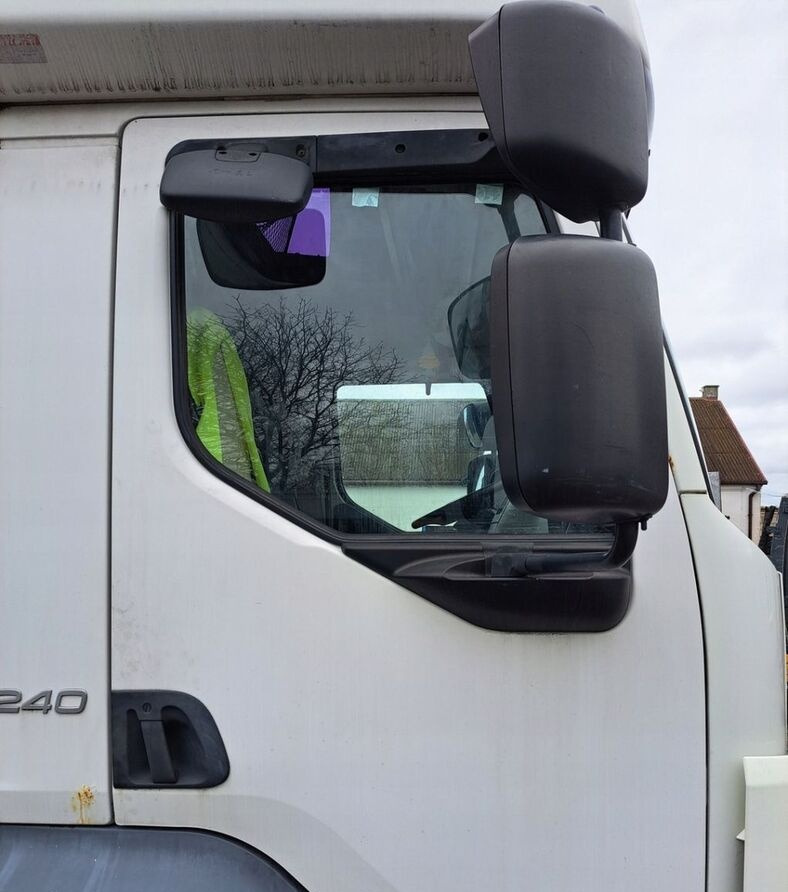 Renault   Volvo FE FL - Дверь и запчасти для Грузовиков: фото 1 Renault   Volvo FE FL - Дверь и запчасти для Грузовиков: фото 1