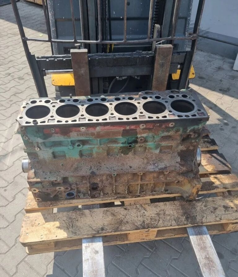 Renault WAŁ KORBOWY VOLVO FL FE PREMIUM MIDLUM DXI 7 D7E Deutz Renault , Volvo FE FL - Блок цилиндров для Грузовиков: фото 1 Renault WAŁ KORBOWY VOLVO FL FE PREMIUM MIDLUM DXI 7 D7E Deutz Renault , Volvo FE FL - Блок цилиндров для Грузовиков: фото 1