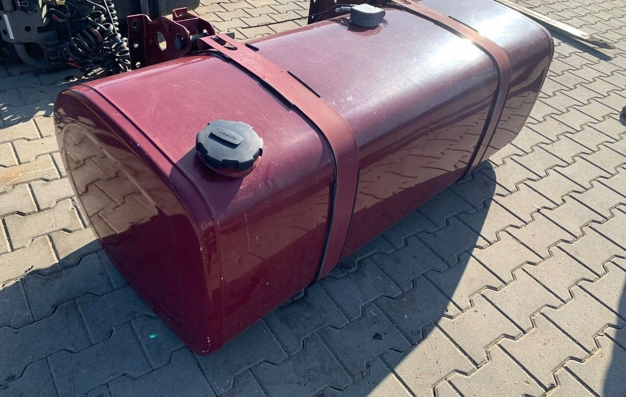 Renault ZBIORNIK PALIWA RENAULT GAMA T LOW DECK 150x69x56 1 - Топливный бак для Грузовиков: фото 1 Renault ZBIORNIK PALIWA RENAULT GAMA T LOW DECK 150x69x56 1 - Топливный бак для Грузовиков: фото 1