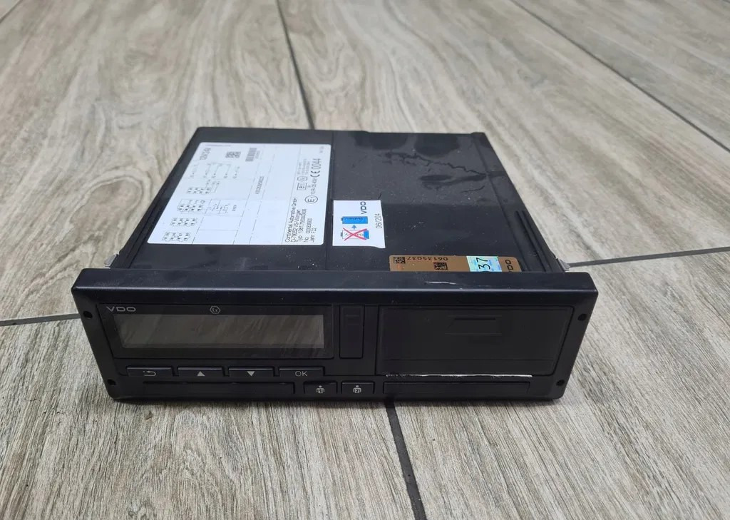 VDO 12V/24V R3.0a 2022 ROK - Тахограф: фото 1
