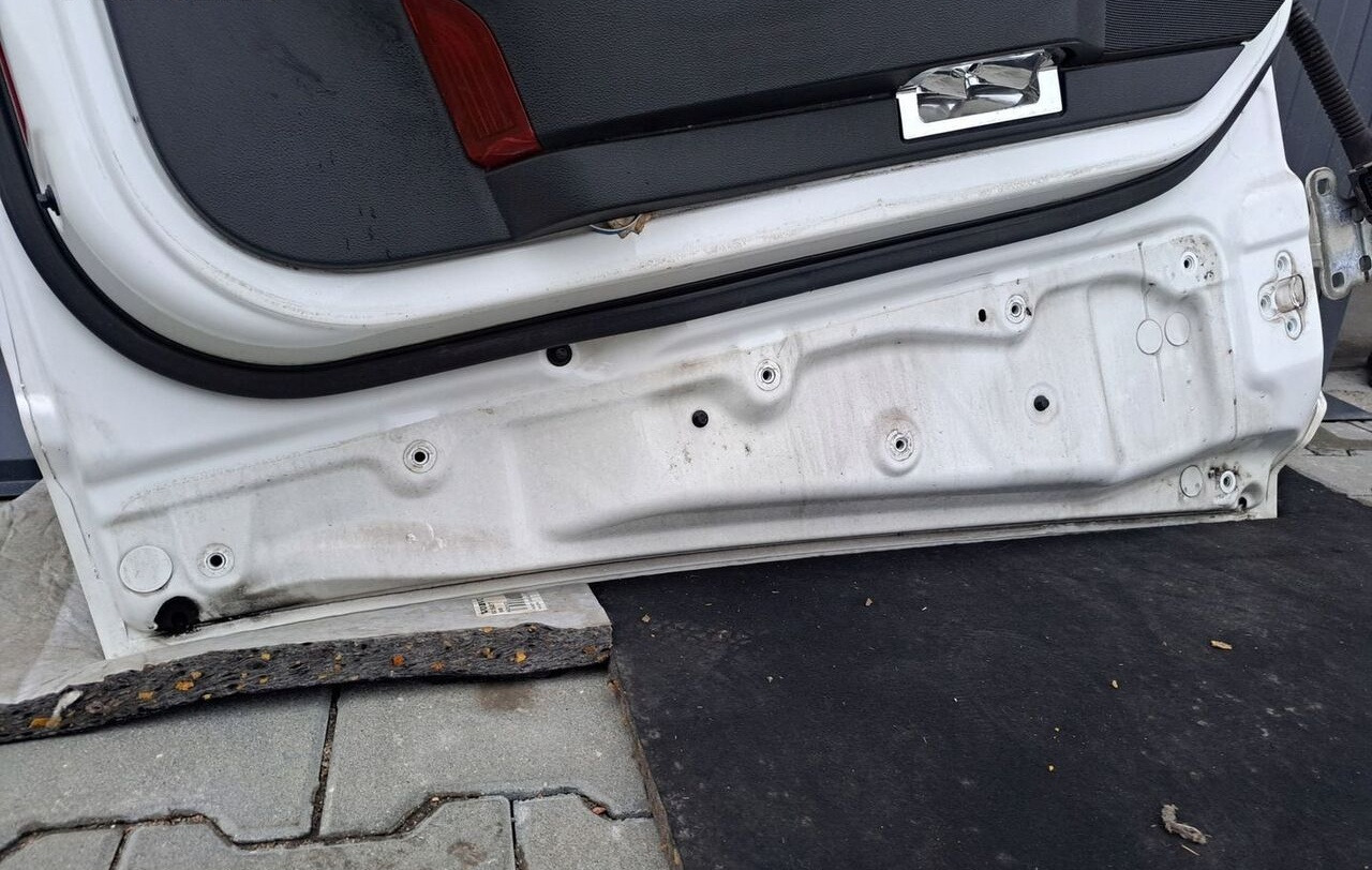 Дверь и запчасти для Грузовиков Volvo FH 4: фото 1