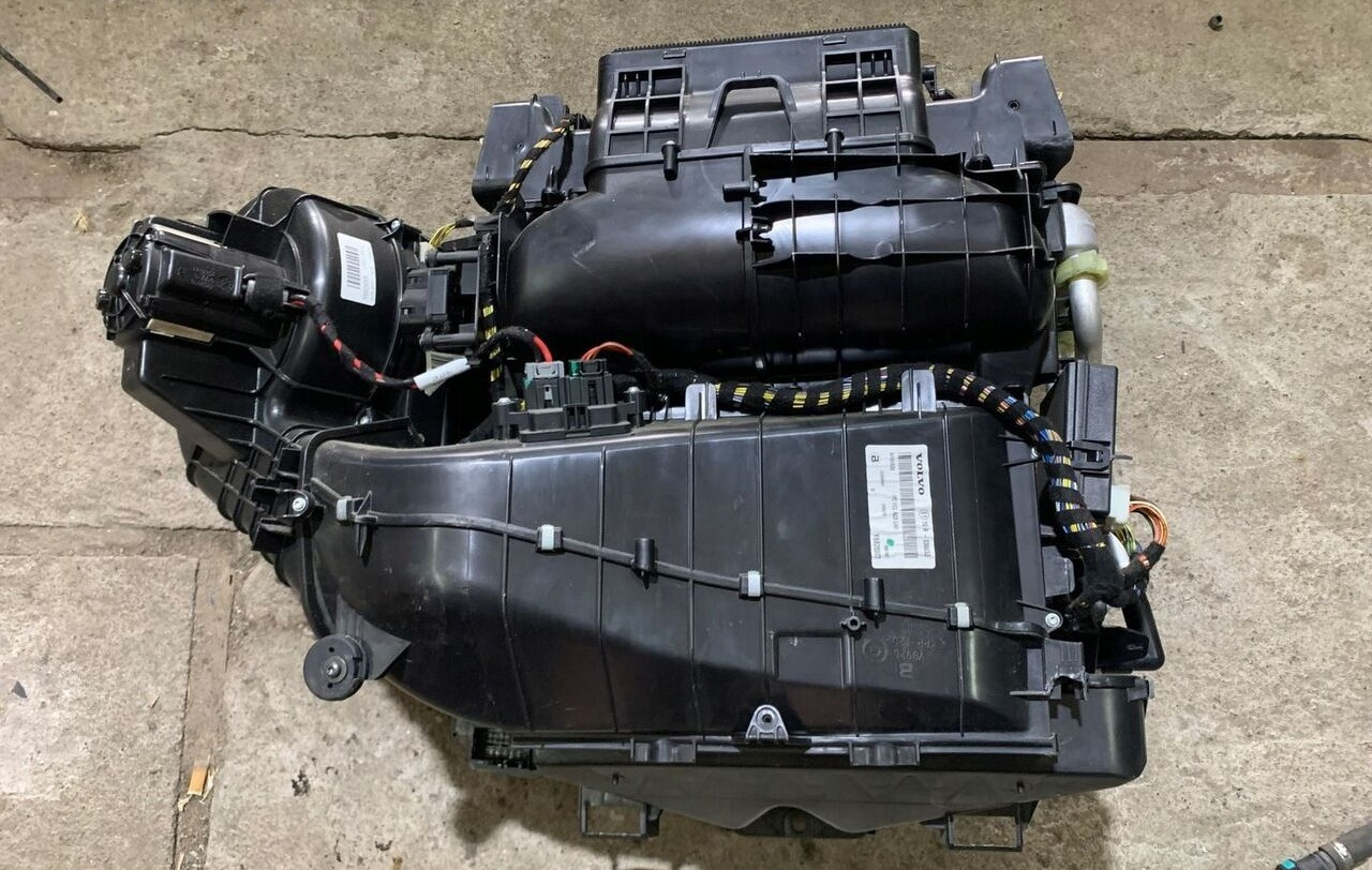 Volvo NAGRZEWNICA KOMPLETNA VOLVO FH 4 - Отопление/ Вентиляция для Грузовиков: фото 1 Volvo NAGRZEWNICA KOMPLETNA VOLVO FH 4 - Отопление/ Вентиляция для Грузовиков: фото 1