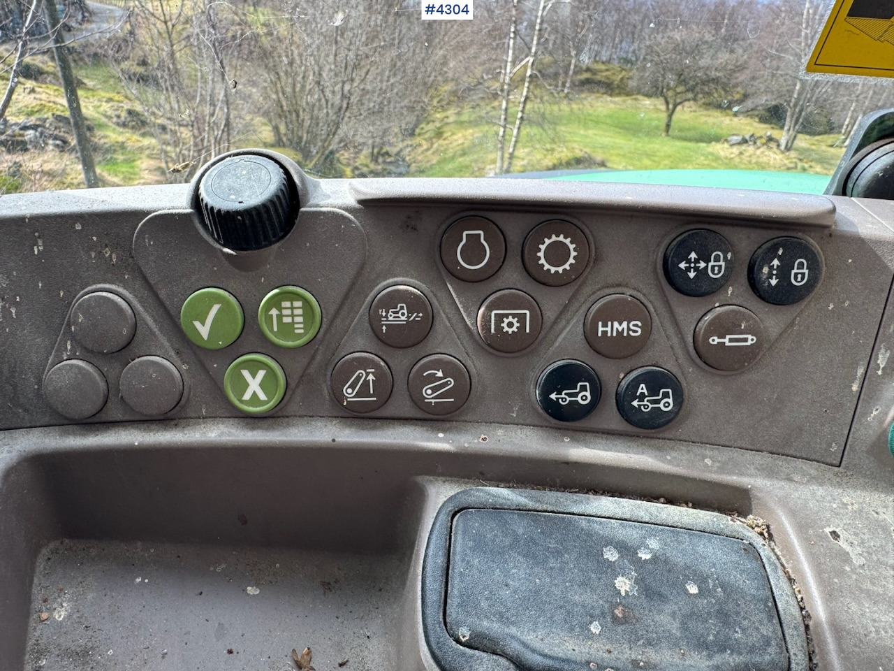 Трактор 2009 John Deere 6930 Premium w/front loader: фото 37