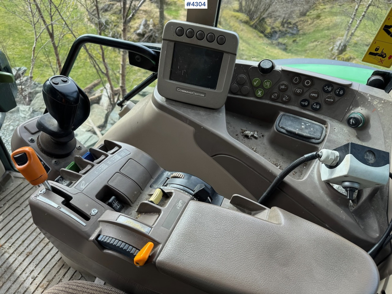 Трактор 2009 John Deere 6930 Premium w/front loader: фото 27