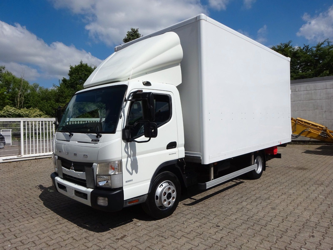 FUSO Canter 7C18 + LBW 4x2 - Фургон с закрытым кузовом: фото 2 FUSO Canter 7C18 + LBW 4x2 - Фургон с закрытым кузовом: фото 2