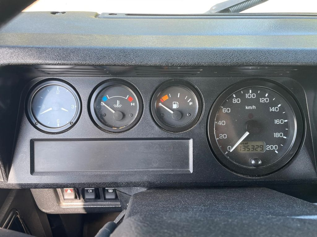 Land Rover LR Defender 90 Soft Top V8 Automatic 60000 brutt  в лизинг Land Rover LR Defender 90 Soft Top V8 Automatic 60000 brutt: фото 15