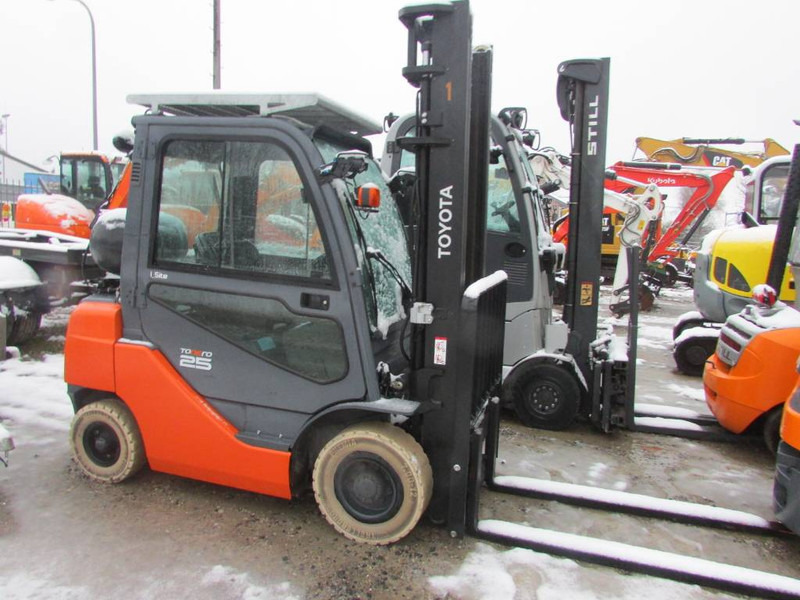 Toyota 02-8 FGF 25 Tonero 25 Gas Stapler 8.500 EUR - Газовый погрузчик: фото 1 Toyota 02-8 FGF 25 Tonero 25 Gas Stapler 8.500 EUR - Газовый погрузчик: фото 1