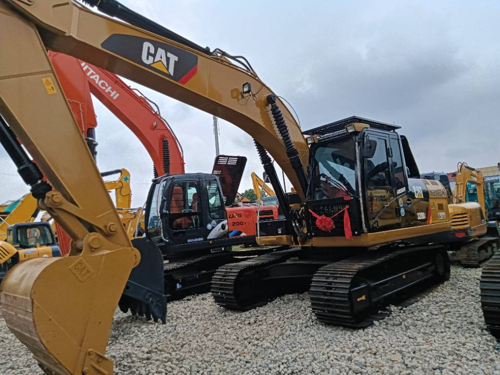 CAT 320D2 - Мини-экскаватор: фото 1 CAT 320D2 - Мини-экскаватор: фото 1