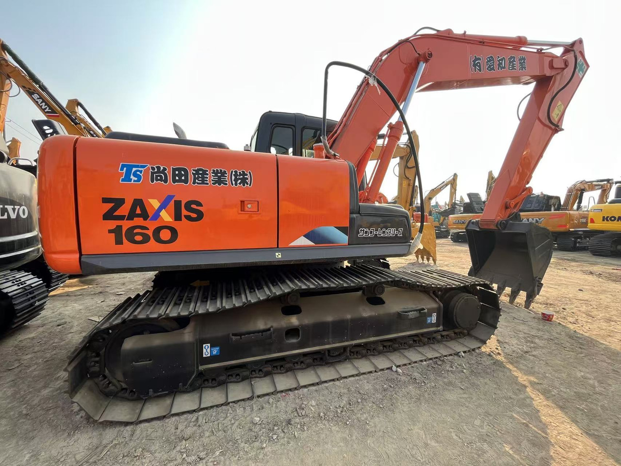 HITACHI ZX160 - Гусеничный экскаватор: фото 1 HITACHI ZX160 - Гусеничный экскаватор: фото 1