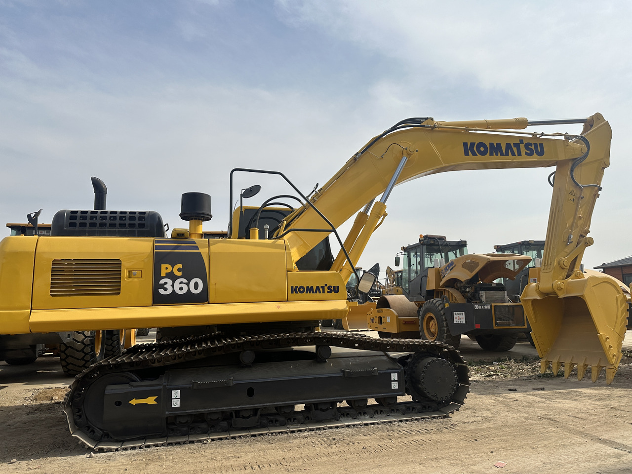 KOMATSU PC360 - Гусеничный экскаватор: фото 1 KOMATSU PC360 - Гусеничный экскаватор: фото 1