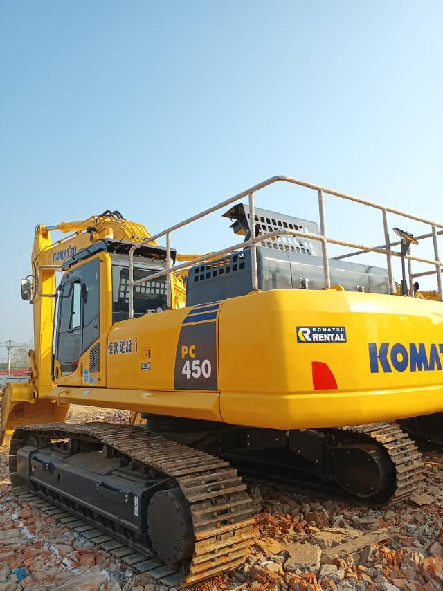 Komatsu PC 450 - Гусеничный экскаватор: фото 1 Komatsu PC 450 - Гусеничный экскаватор: фото 1