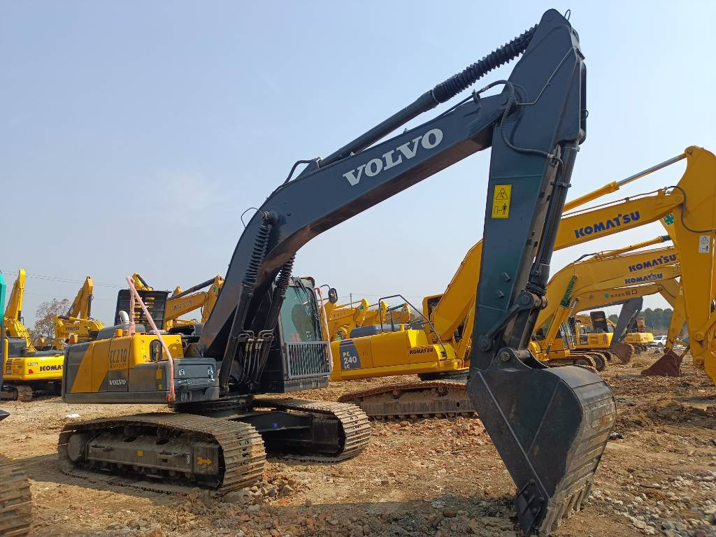 Гусеничный экскаватор Volvo EC 210: фото 1 Гусеничный экскаватор Volvo EC 210: фото 1