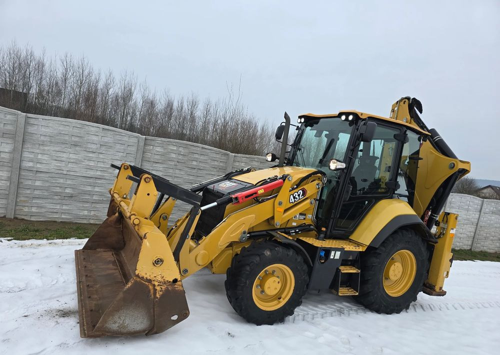 Caterpillar - Экскаватор-погрузчик: фото 1 Caterpillar - Экскаватор-погрузчик: фото 1
