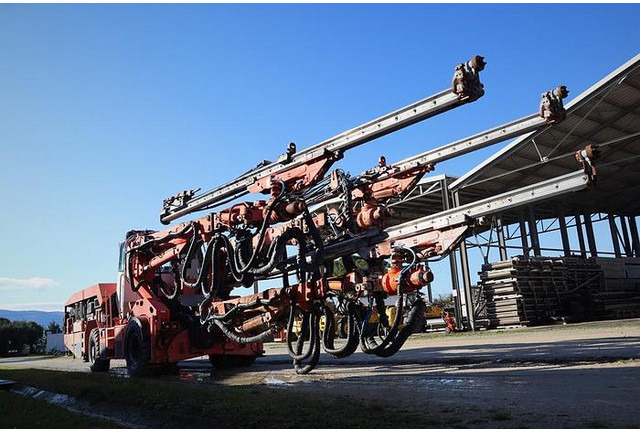 Sandvik DT1130-SC - Буровая машина: фото 1 Sandvik DT1130-SC - Буровая машина: фото 1