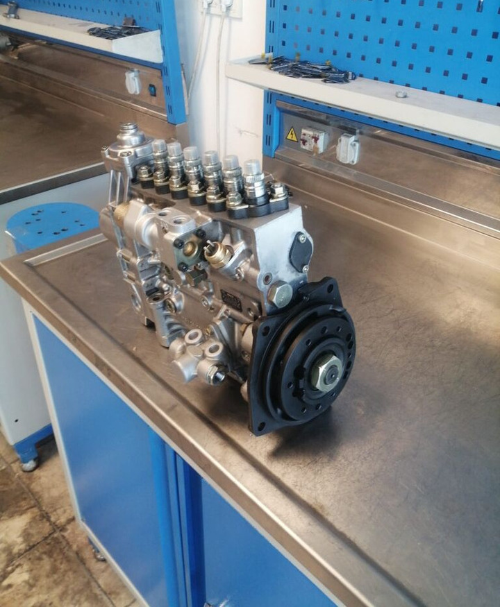Bosch EXCHANGE A0250745702 Mercedes-Benz . truck - Топливный насос для Грузовиков: фото 1 Bosch EXCHANGE A0250745702 Mercedes-Benz . truck - Топливный насос для Грузовиков: фото 1