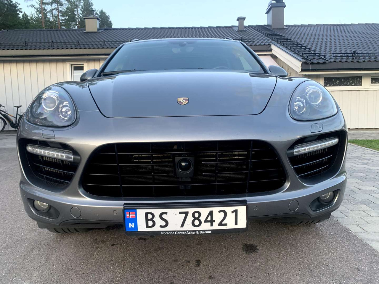 2014 Porsche Cayenne Diesel Turbo look PASM/alcantara tak/18-veis/utvidet skinn pakke/porsche emblem i nakkestøtte - Легковой автомобиль: фото 1 2014 Porsche Cayenne Diesel Turbo look PASM/alcantara tak/18-veis/utvidet skinn pakke/porsche emblem i nakkestøtte - Легковой автомобиль: фото 1