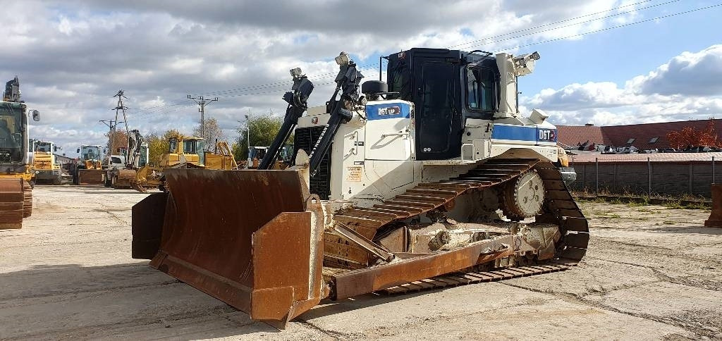 CAT D 6 T LGP  - Бульдозер: фото 1