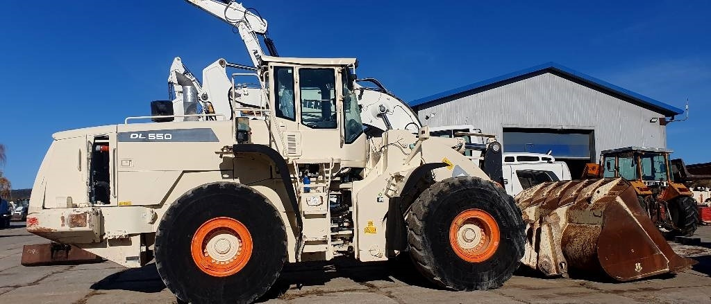 Doosan DL 550-5  - Колёсный погрузчик: фото 1